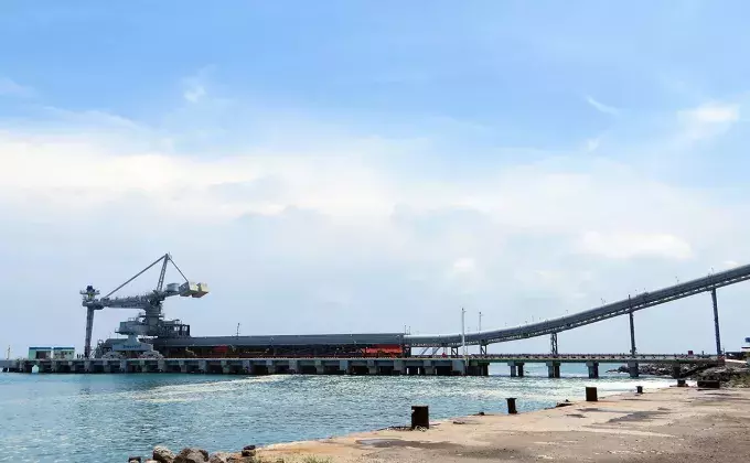 Siwertell ship unloader in Indonesia