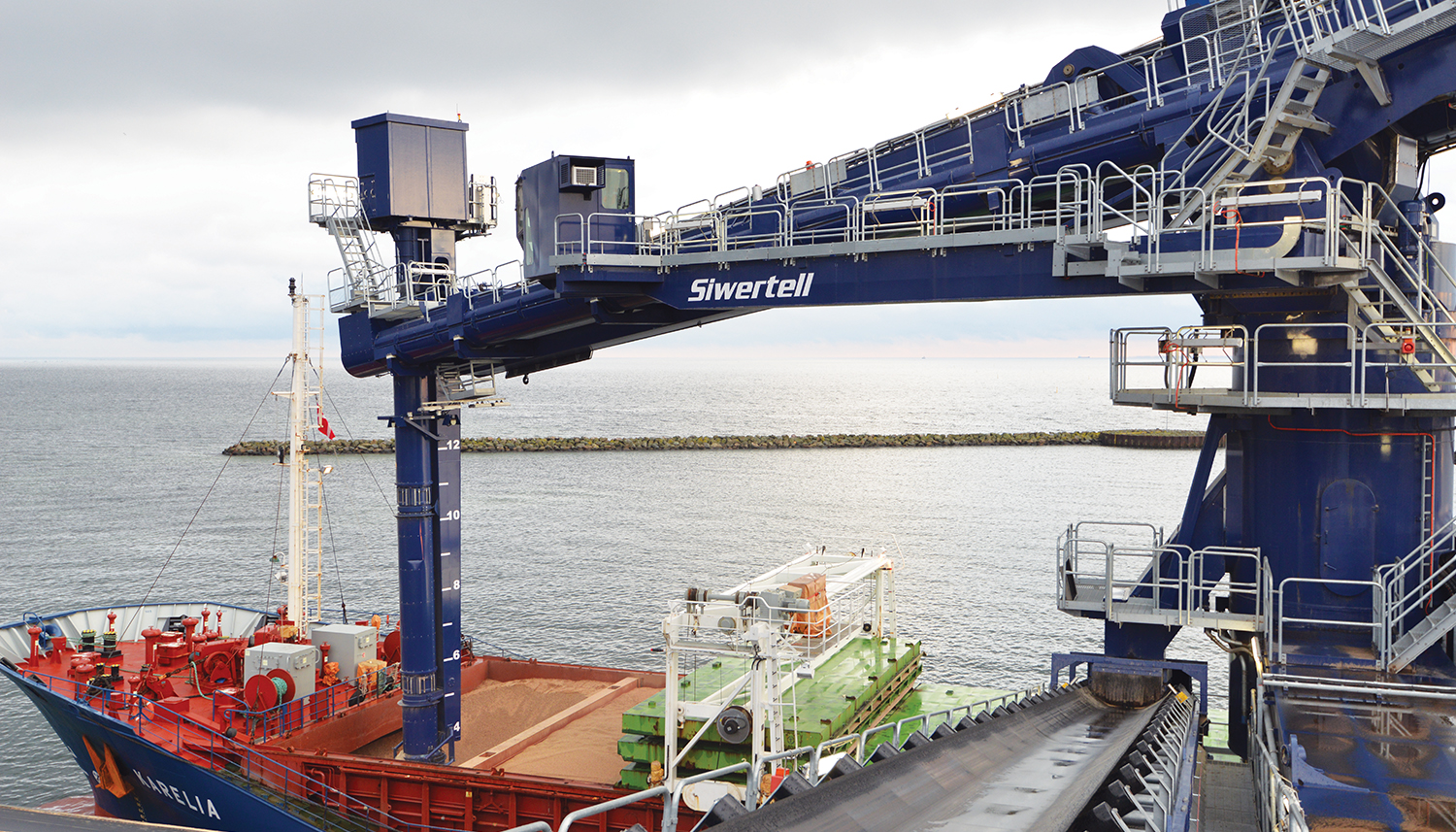 Siwertell shipunloader at Örsted, Denmark