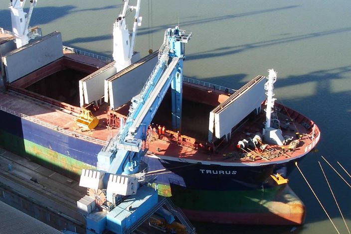 Siwertell ship unloader in Liverpool