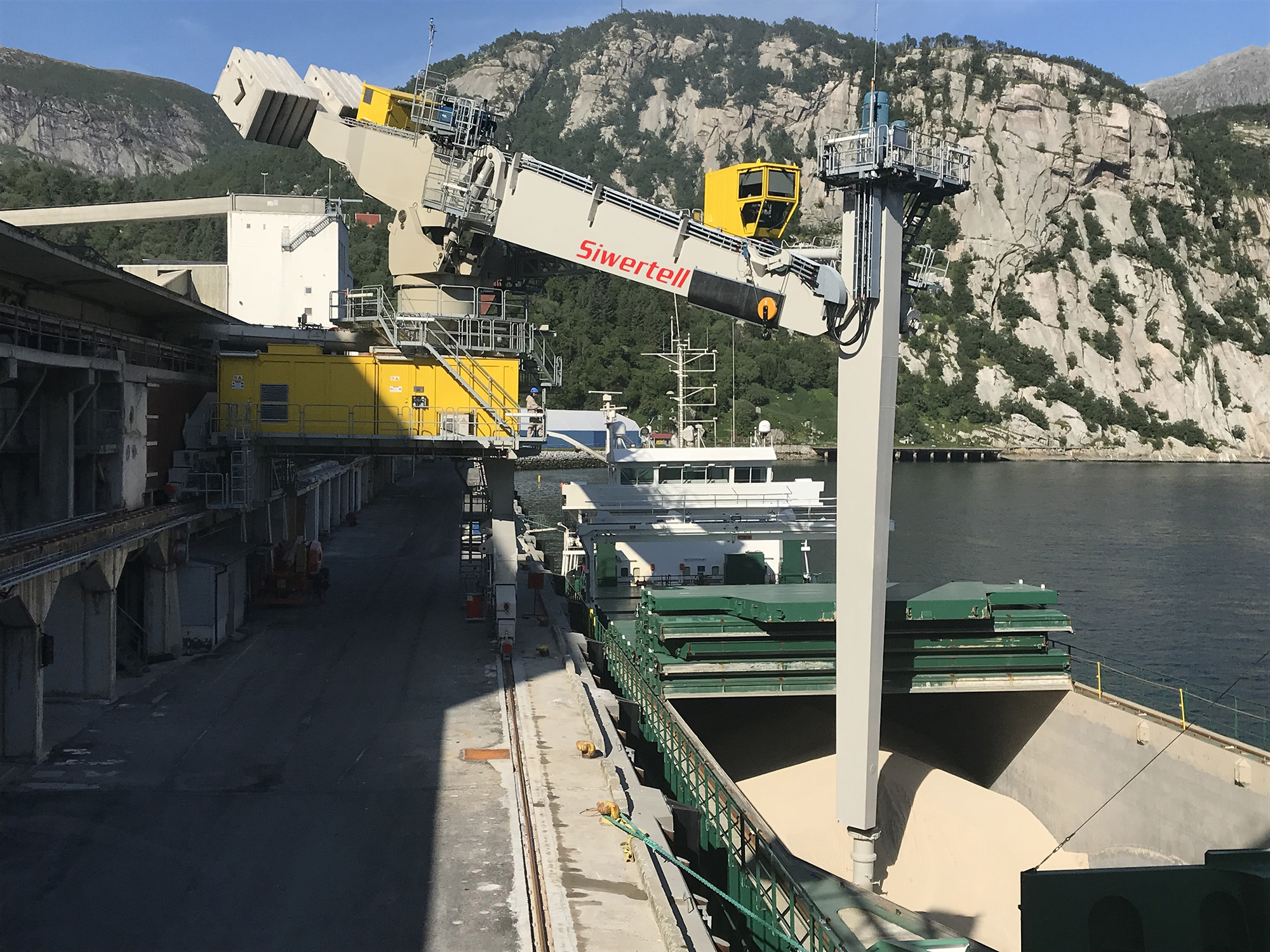 Siwertell shipunloader in Norway