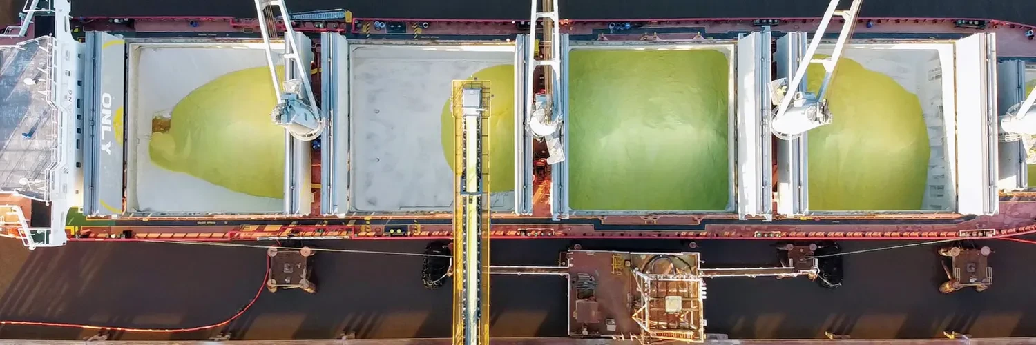 sulfur in bulk ship from above
