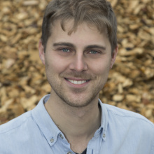 male employee at Bruks Siwertell
