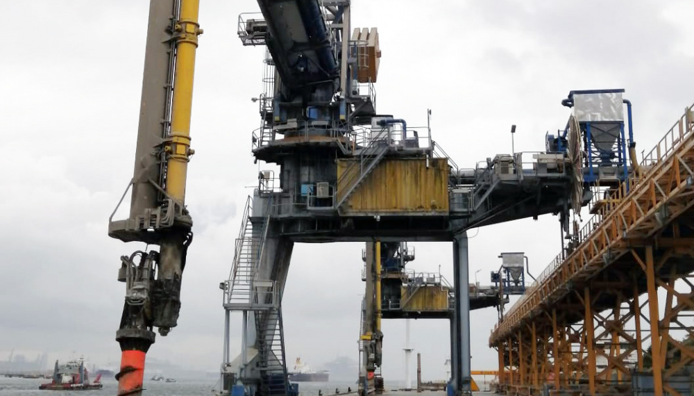 Siwertell ship unloader