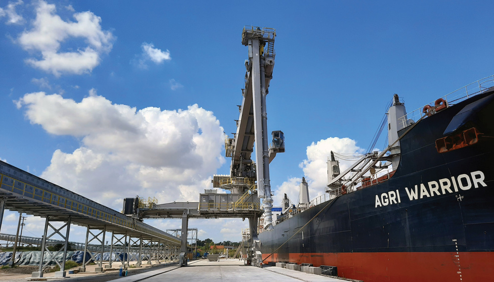 Siwertell ship unloader