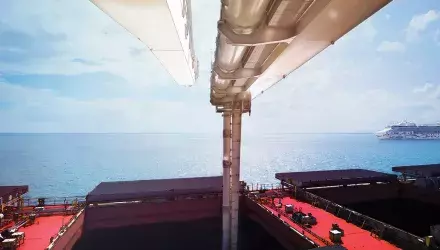 Siwertell shipunloader unloading coal