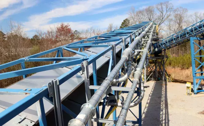 Air supported belt conveyor