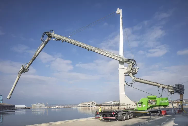 Siwertell road-mobile unloader in France